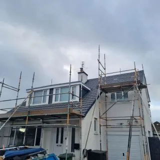 After battling the weather the past couple weeks, we've still managed to pull this one off.
Couple finishing touches today and we're all done and on to the next 💪
Specs:
- Marley Ludlow Major tiles ✅️
- Code 5 Lead Watergates and aprons ✅️
- Spanish slate on the dormer cheeks ✅️
- Fatrafol single ply roof to dormer head ✅️
- Dry verge systems to all elevations ✅️
- Dry ridge system ✅️

#newroof #roofreplacement #roofrepair #residentialroofing #roofinglife #roofingcompany #roofers #roofersofinstagram #roofingcontractor #shingles #roofs #flatroof #roofing #roofingcontractors #roofer #commercialroofing #gutters #metalroofing #siding #roof #roofingexperts #tileroofs #reroof #roofingworld #hailyea #homeimprovement #rooftop #roofingculture #roofingprofessionals #contractor
